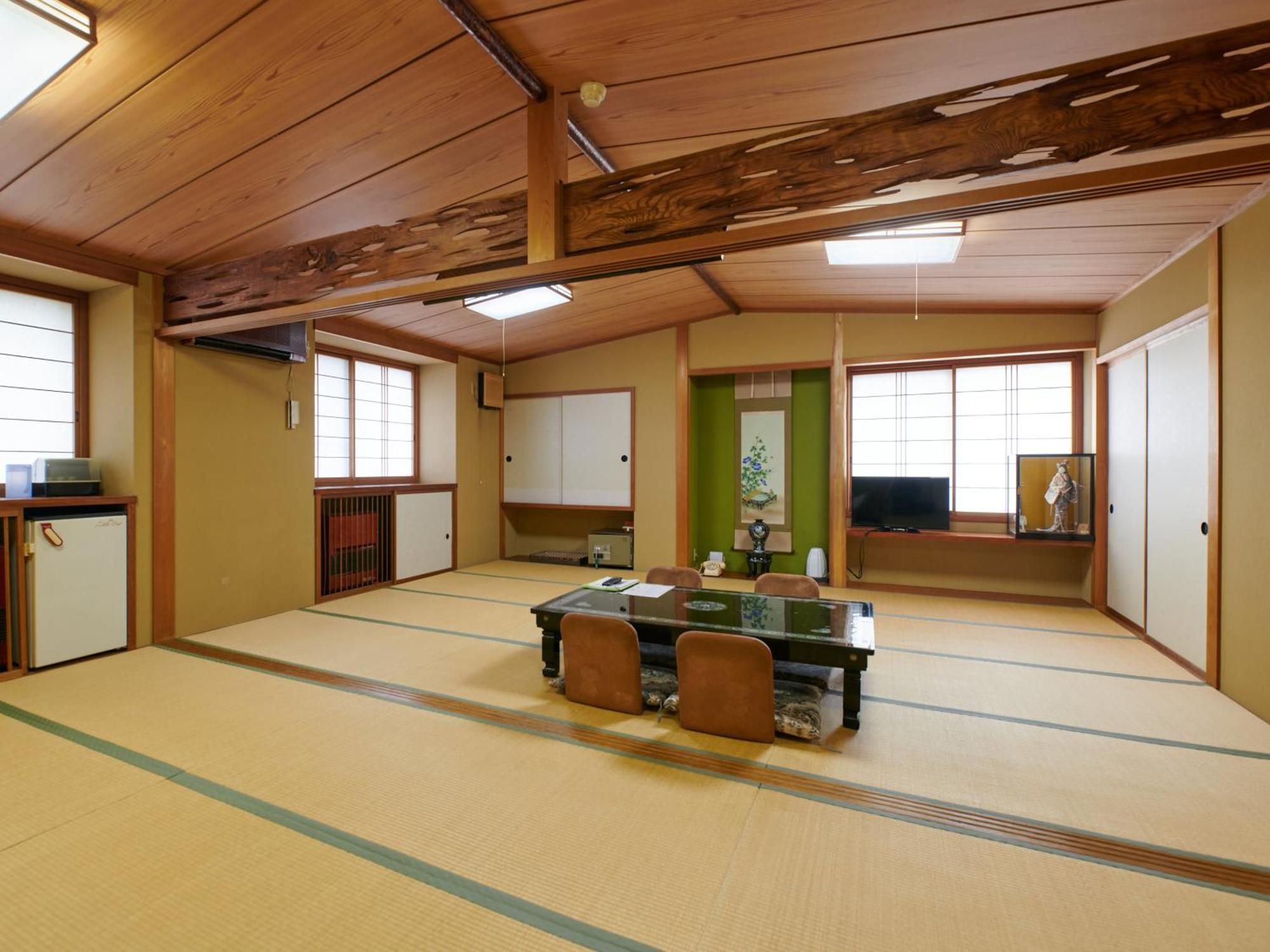 Tabist Ryokufuen Kiyoharu Hotell Takayama  Eksteriør bilde