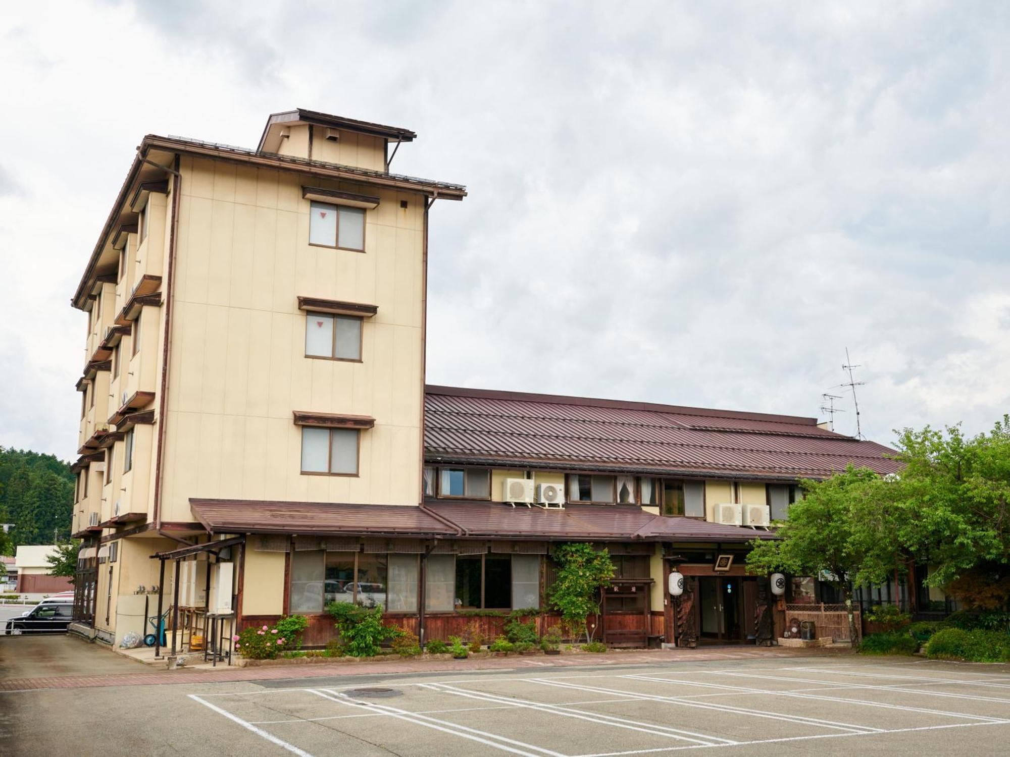 Tabist Ryokufuen Kiyoharu Hotell Takayama  Eksteriør bilde